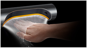 Acercamiento del diseño Curved Blade™ del secador de manos Dyson Airblade 9kJ.